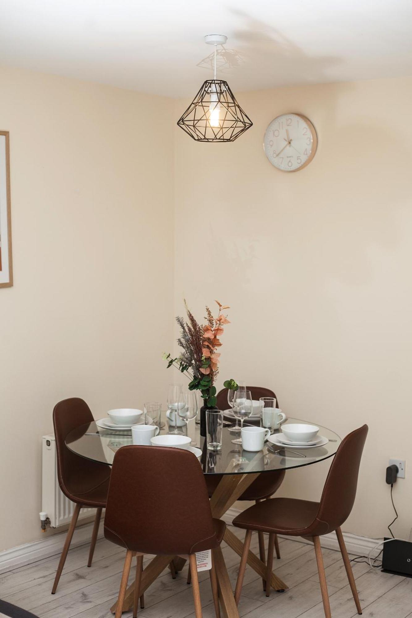 Avril Warwickshire Home Stay Nuneaton Exterior foto